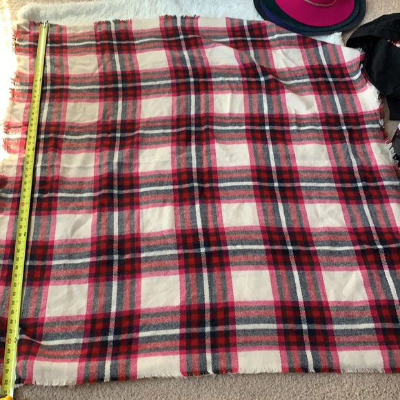 Express plaid scarf women’s pink red black cream - Picture 9 of 12